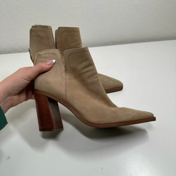 Vince Camuto Tan Heeled Boots - Picture 4 of 10